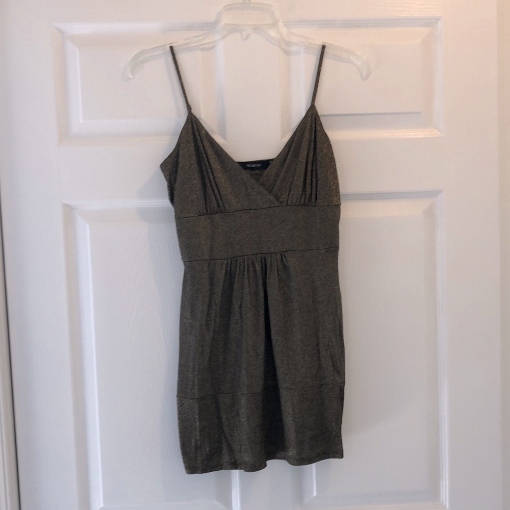 Arden B vneck gold top